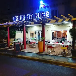 ô Petit Hotel Neuville-sur-Saône